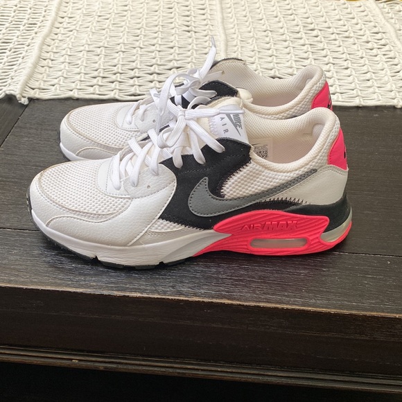 Nike Air Max, women’s, 7.5, used, worn a couple times, no box - Picture 6 of 7